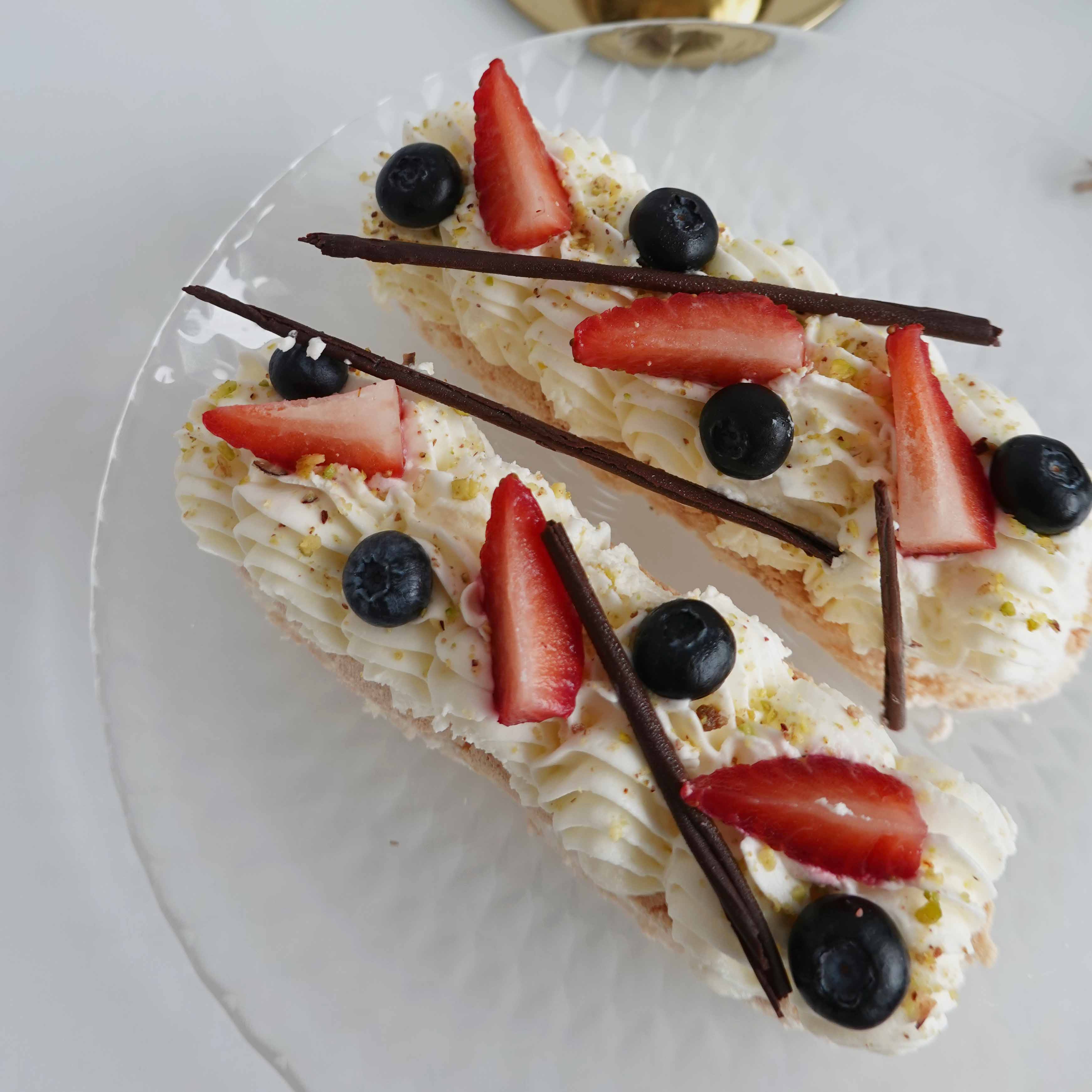 Эклер меренговый Эклер меренговый