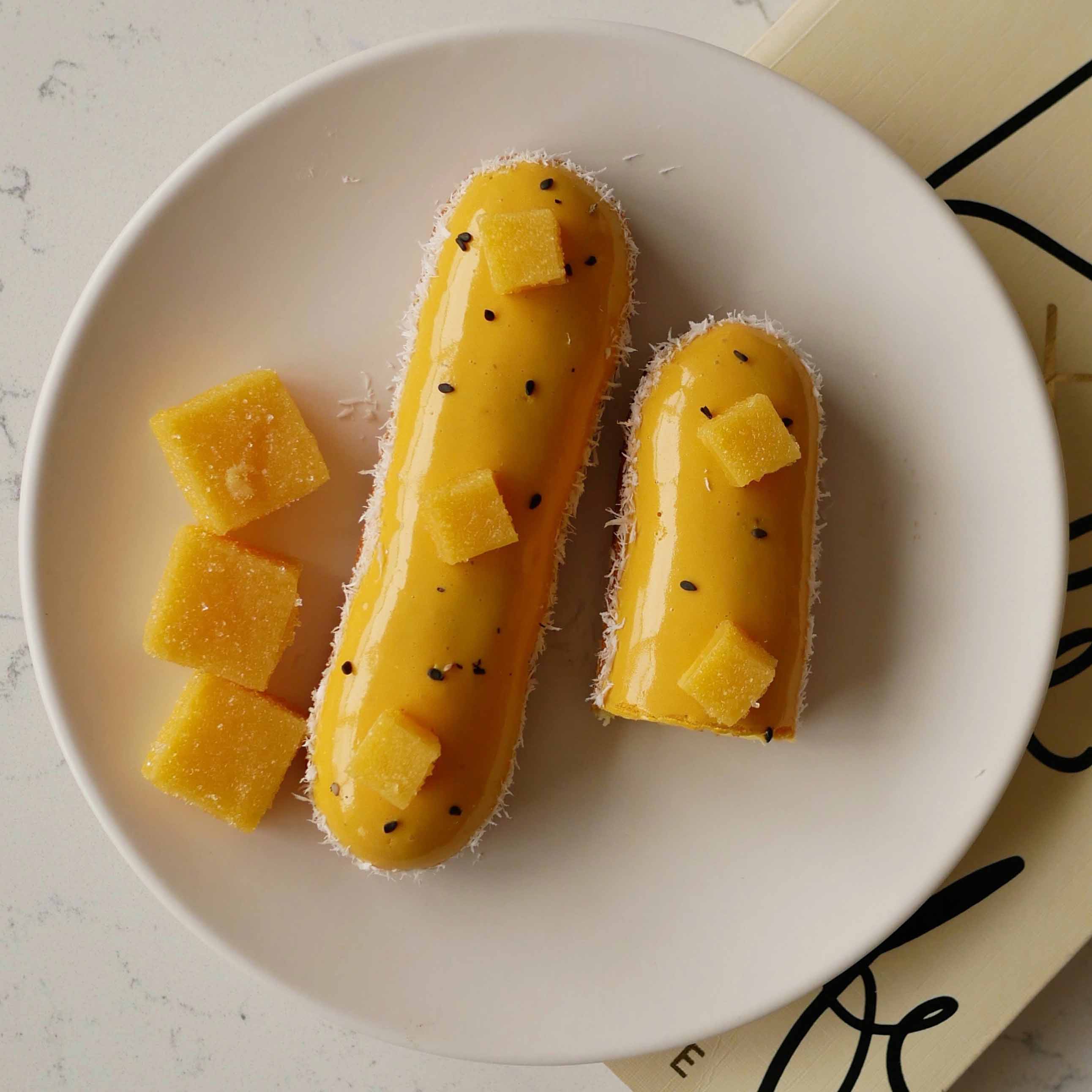 Эклер тропический Эклер тропический